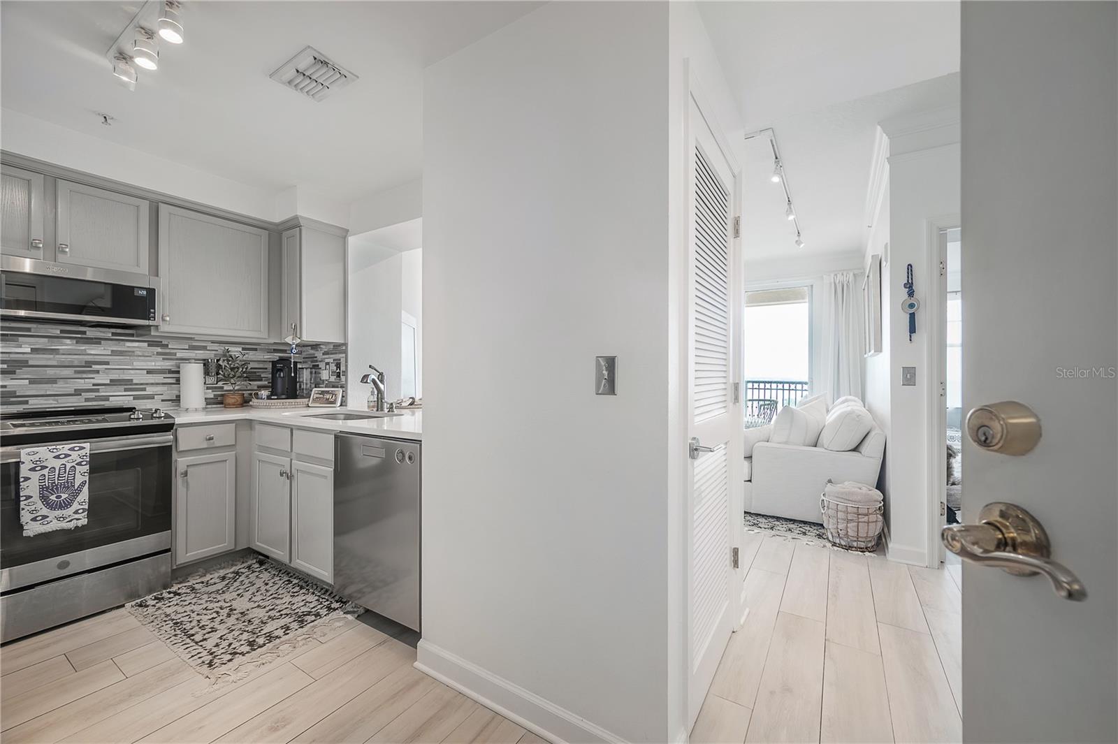 Image 5 of 41 For 345 Bayshore Boulevard 1803