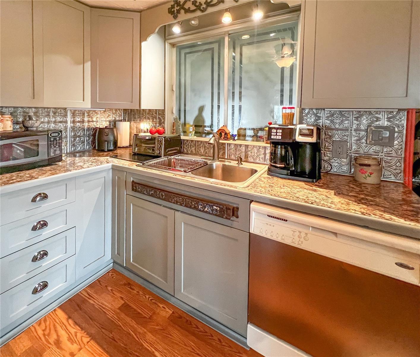 Image 10 of 41 For 34543 Rosebud Row