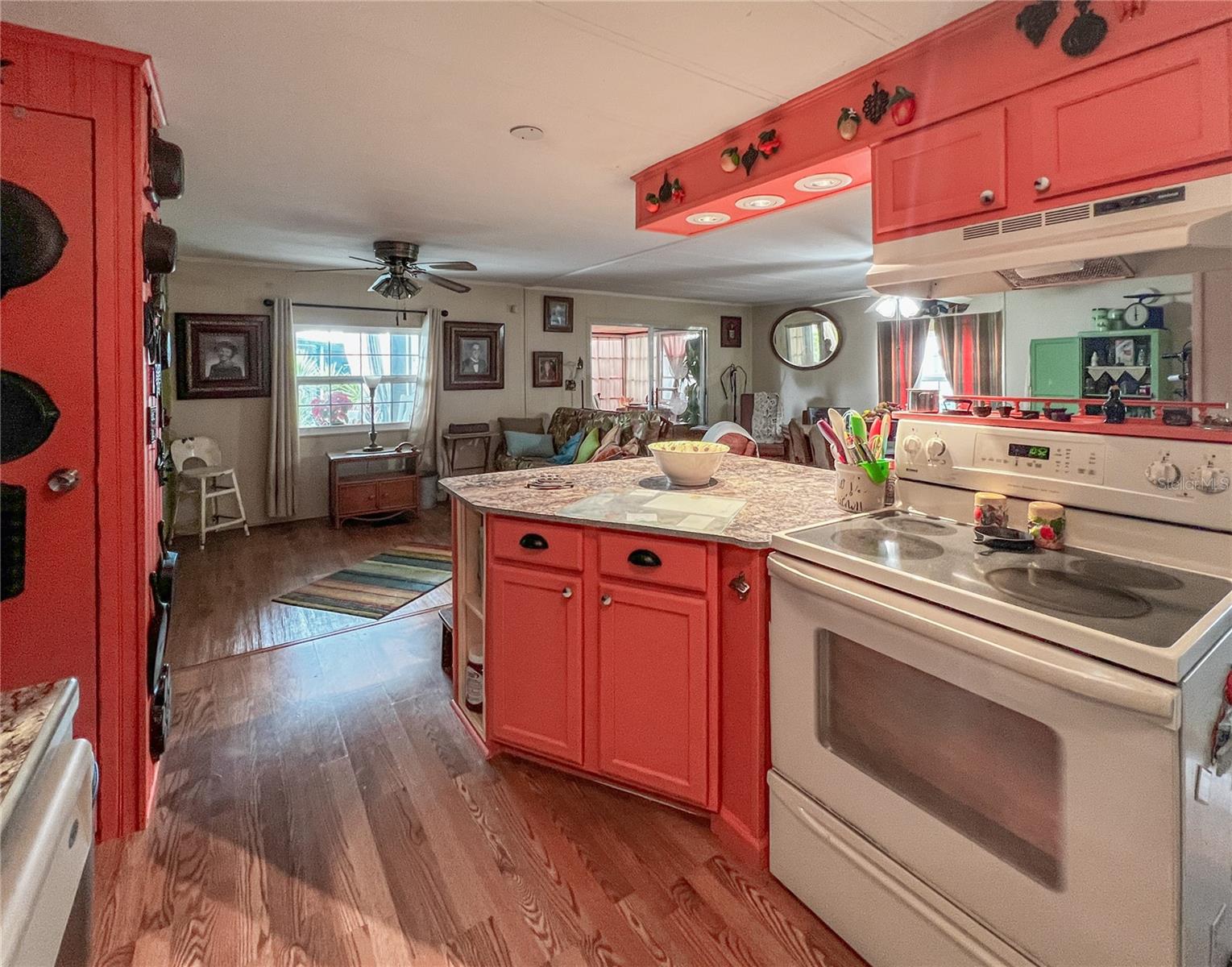 Image 11 of 41 For 34543 Rosebud Row