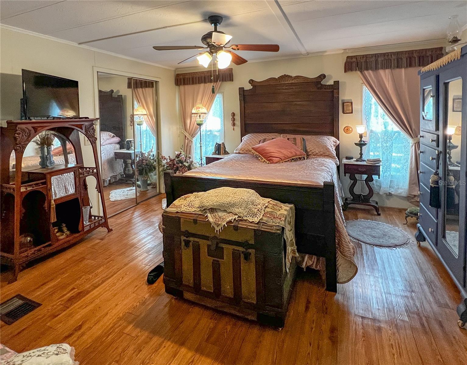 Image 18 of 41 For 34543 Rosebud Row