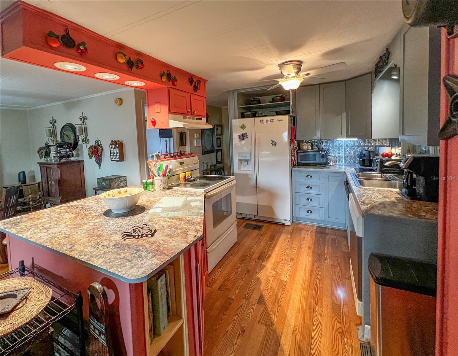 Image 9 of 41 For 34543 Rosebud Row