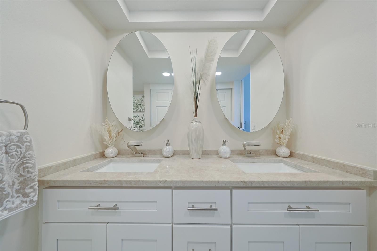 Image 21 of 33 For 7500 Sunshine Skyway Lane S 104