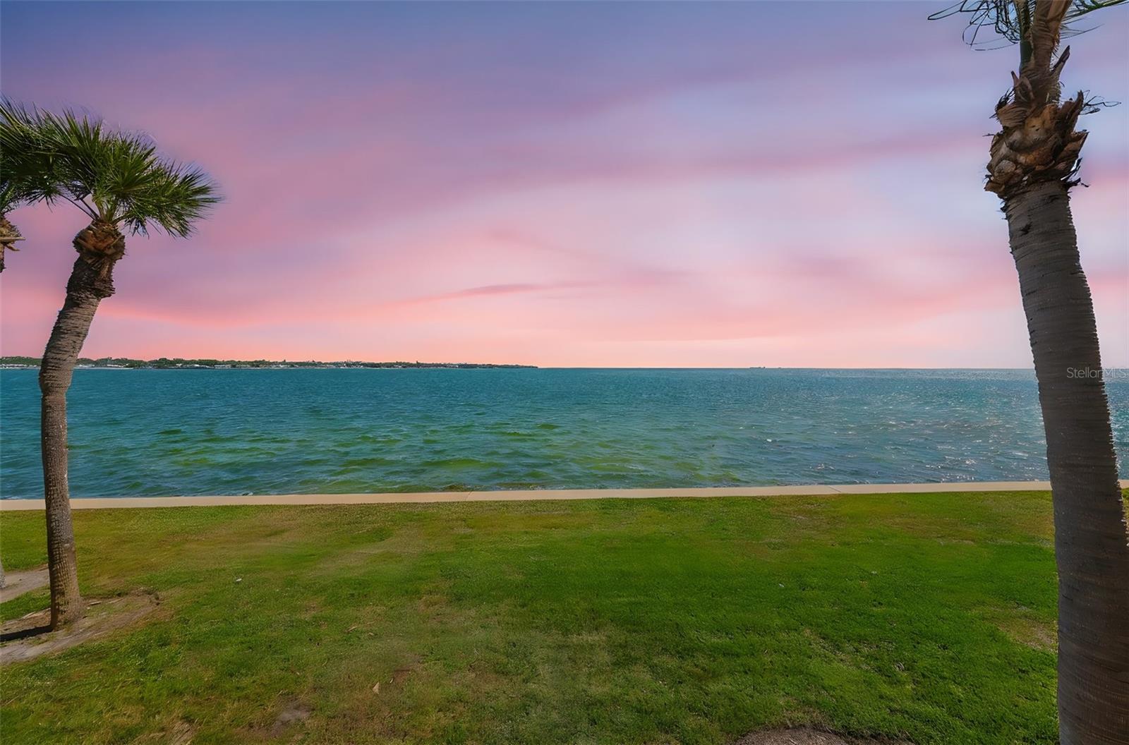 Image 24 of 33 For 7500 Sunshine Skyway Lane S 104