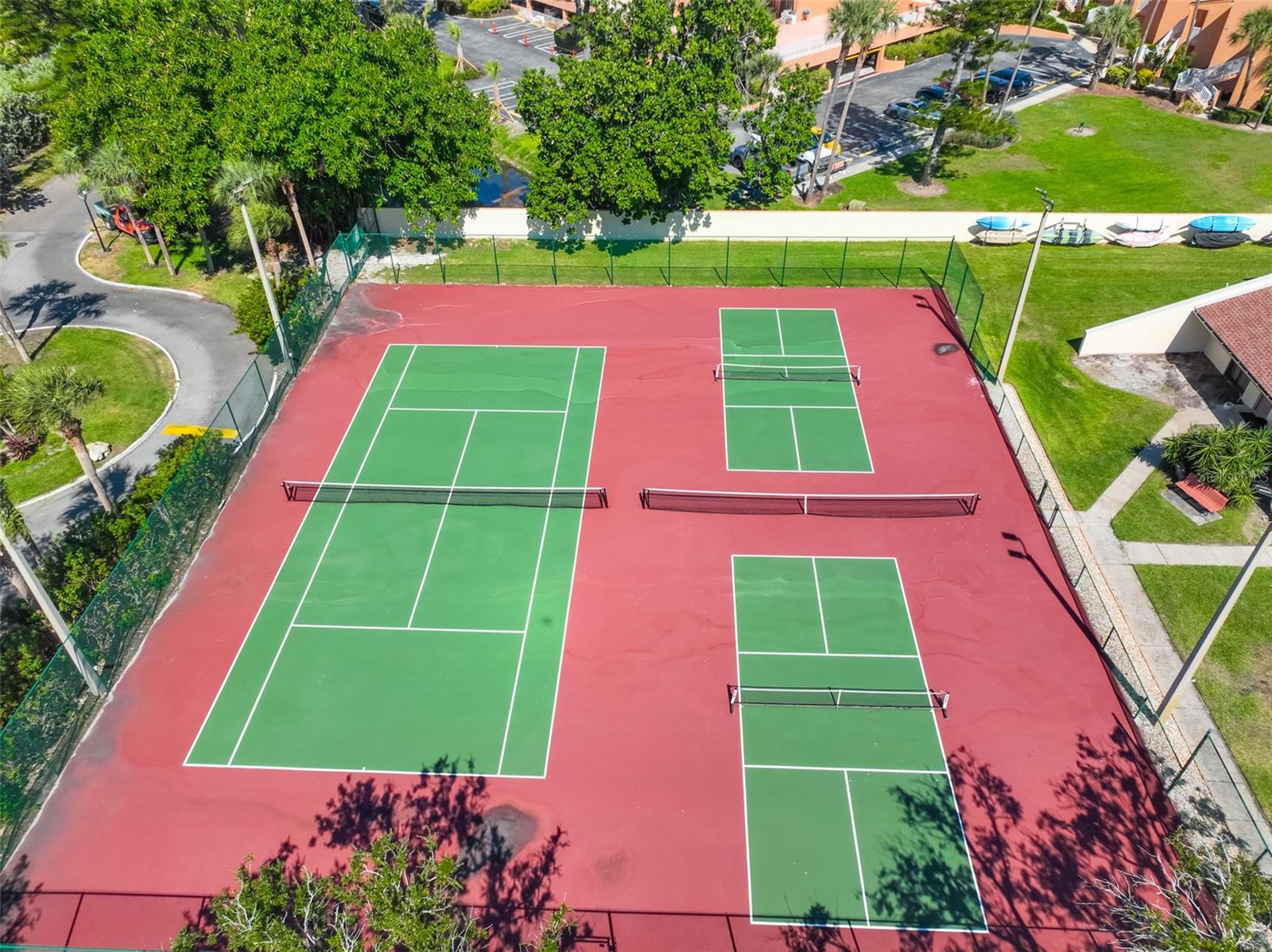 Image 26 of 33 For 7500 Sunshine Skyway Lane S 104