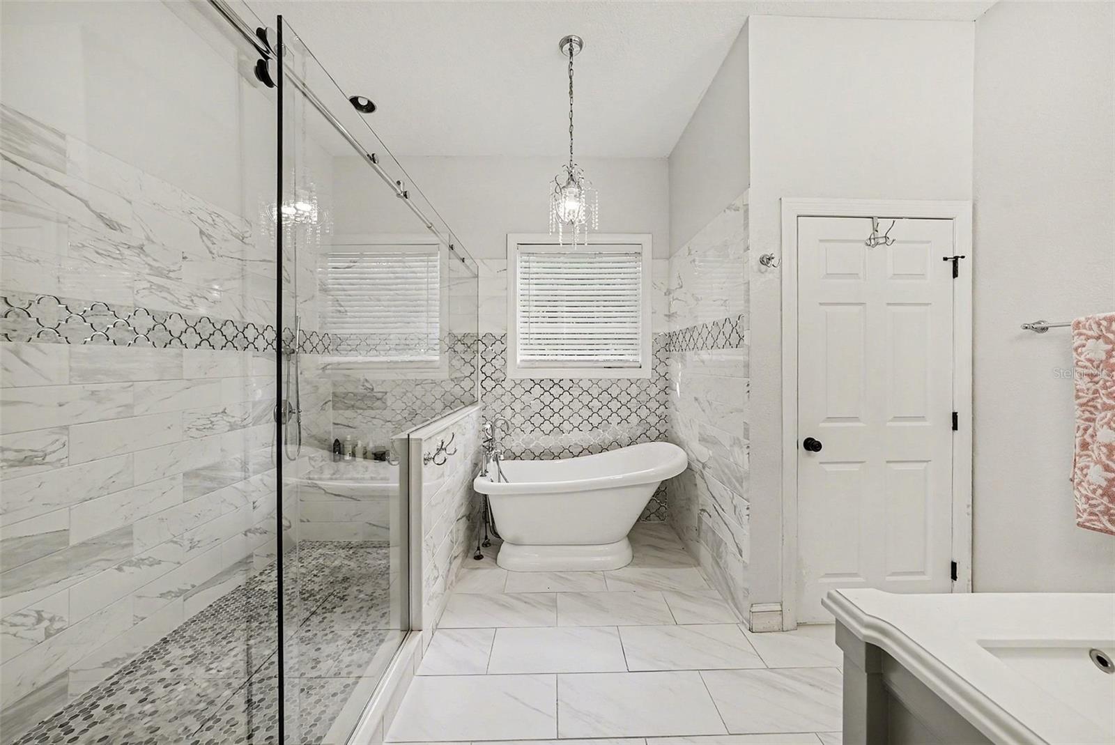 Image 21 of 48 For 4813 Cheval Boulevard