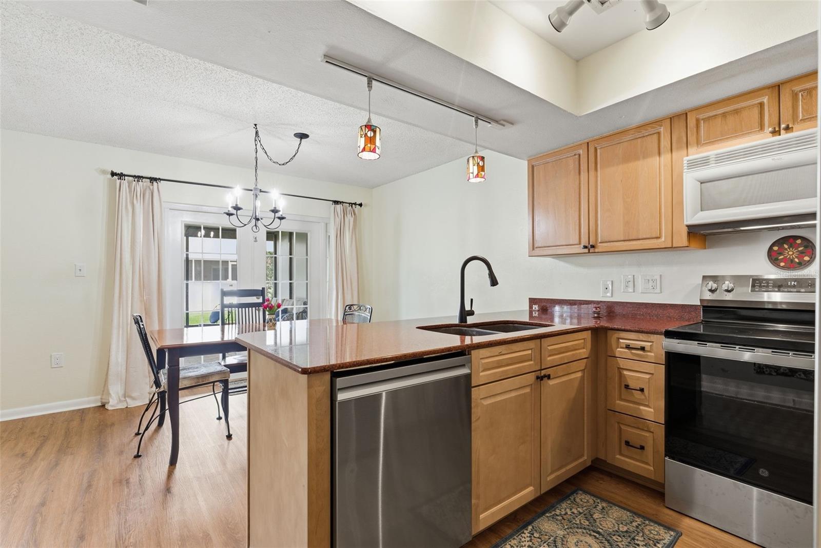 Image 10 of 27 For 6715 Cape Sable Way Ne 5