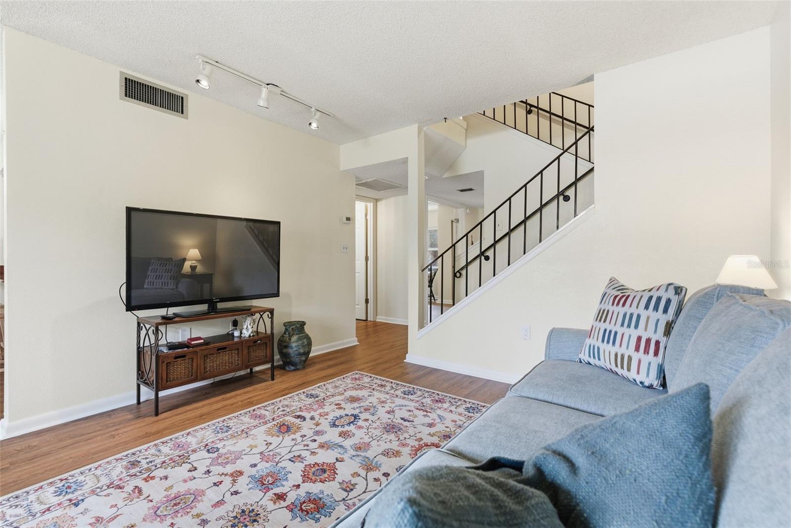 Image 9 of 27 For 6715 Cape Sable Way Ne 5