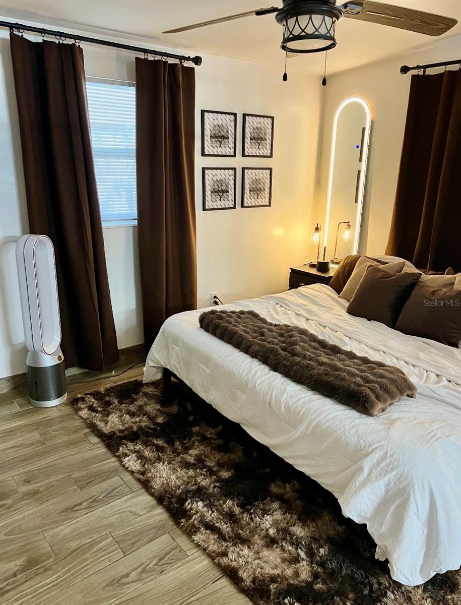 Image 12 of 39 For 3135 Karen Avenue