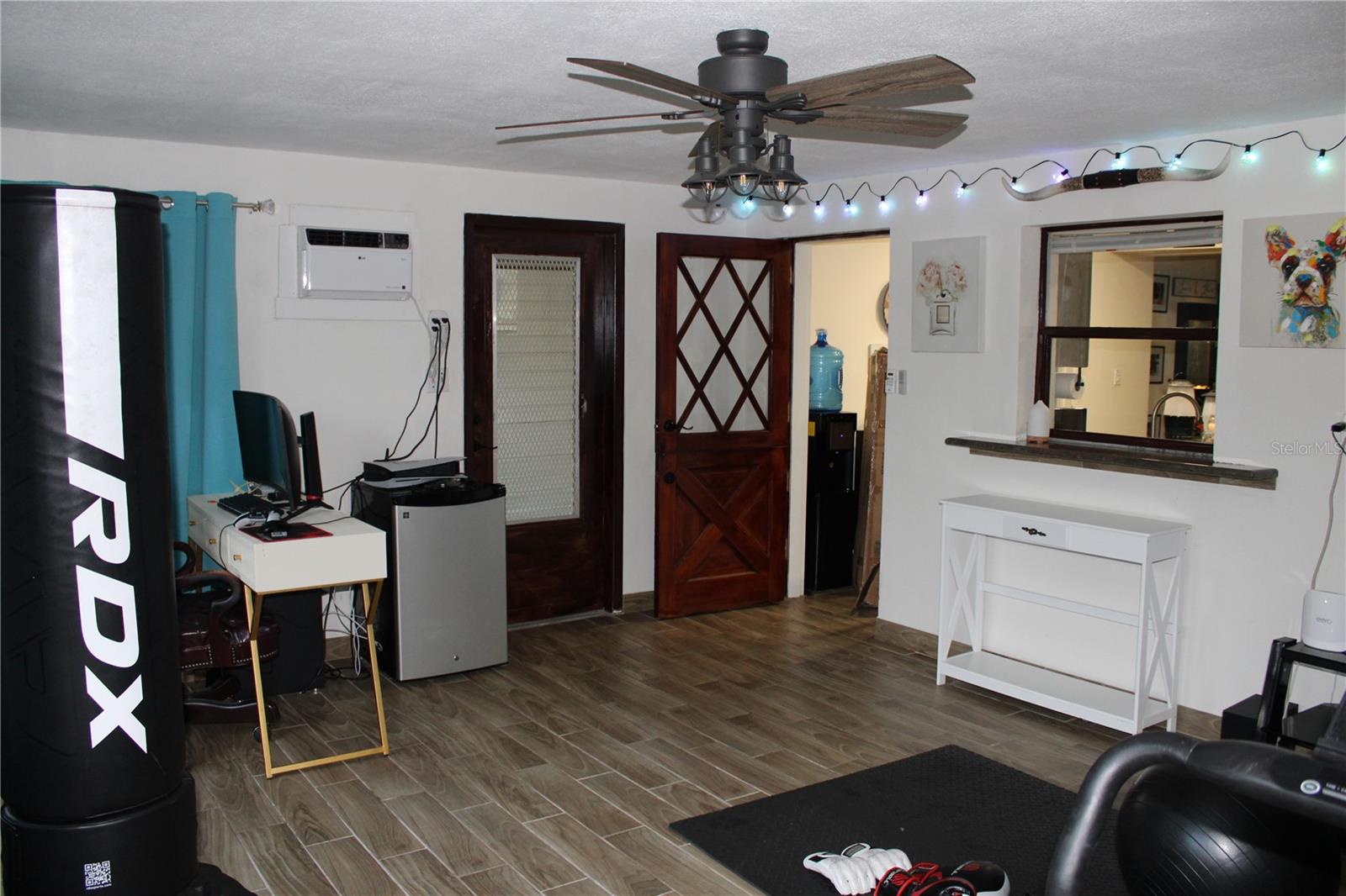 Image 24 of 39 For 3135 Karen Avenue