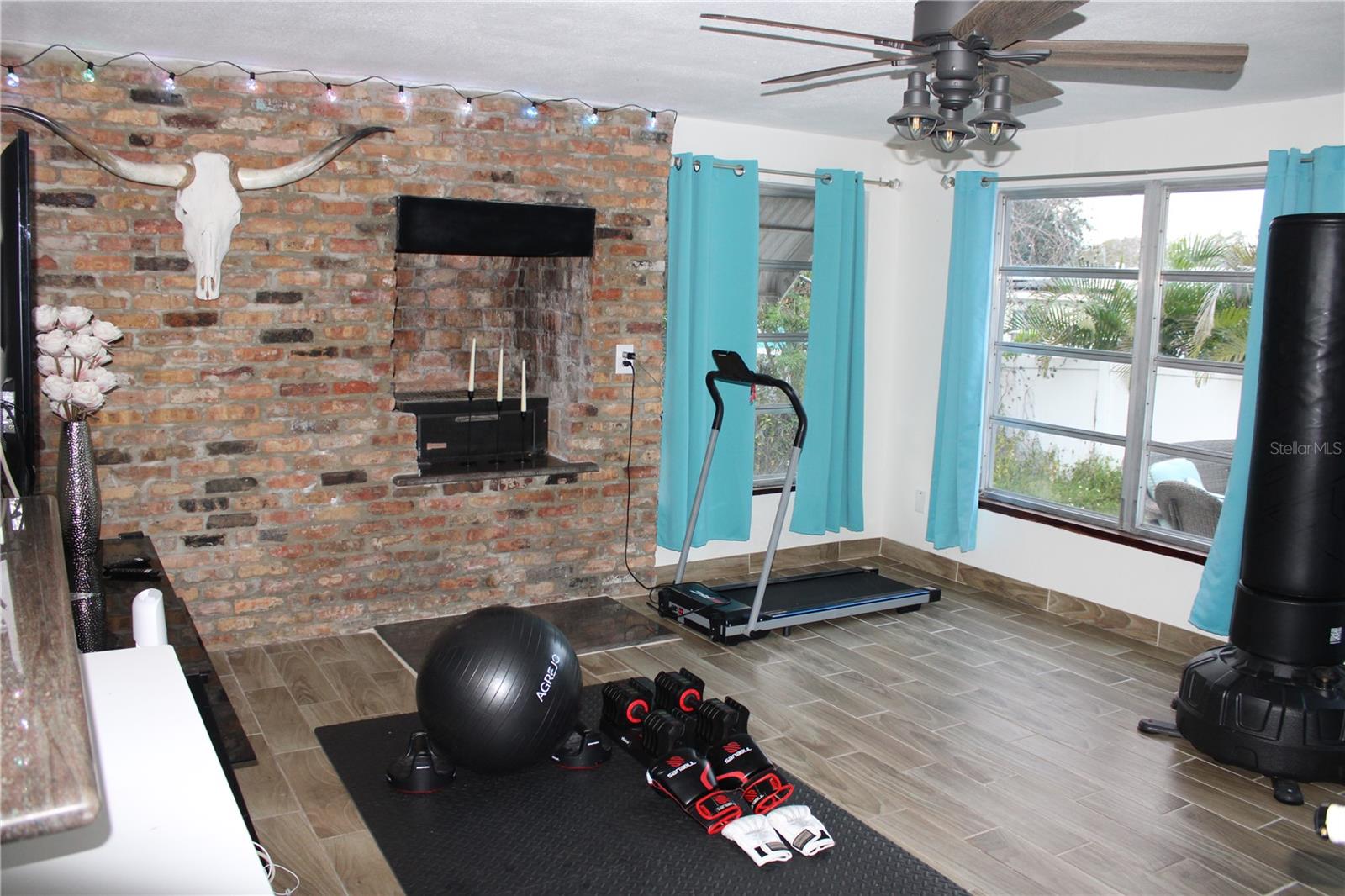 Image 26 of 39 For 3135 Karen Avenue