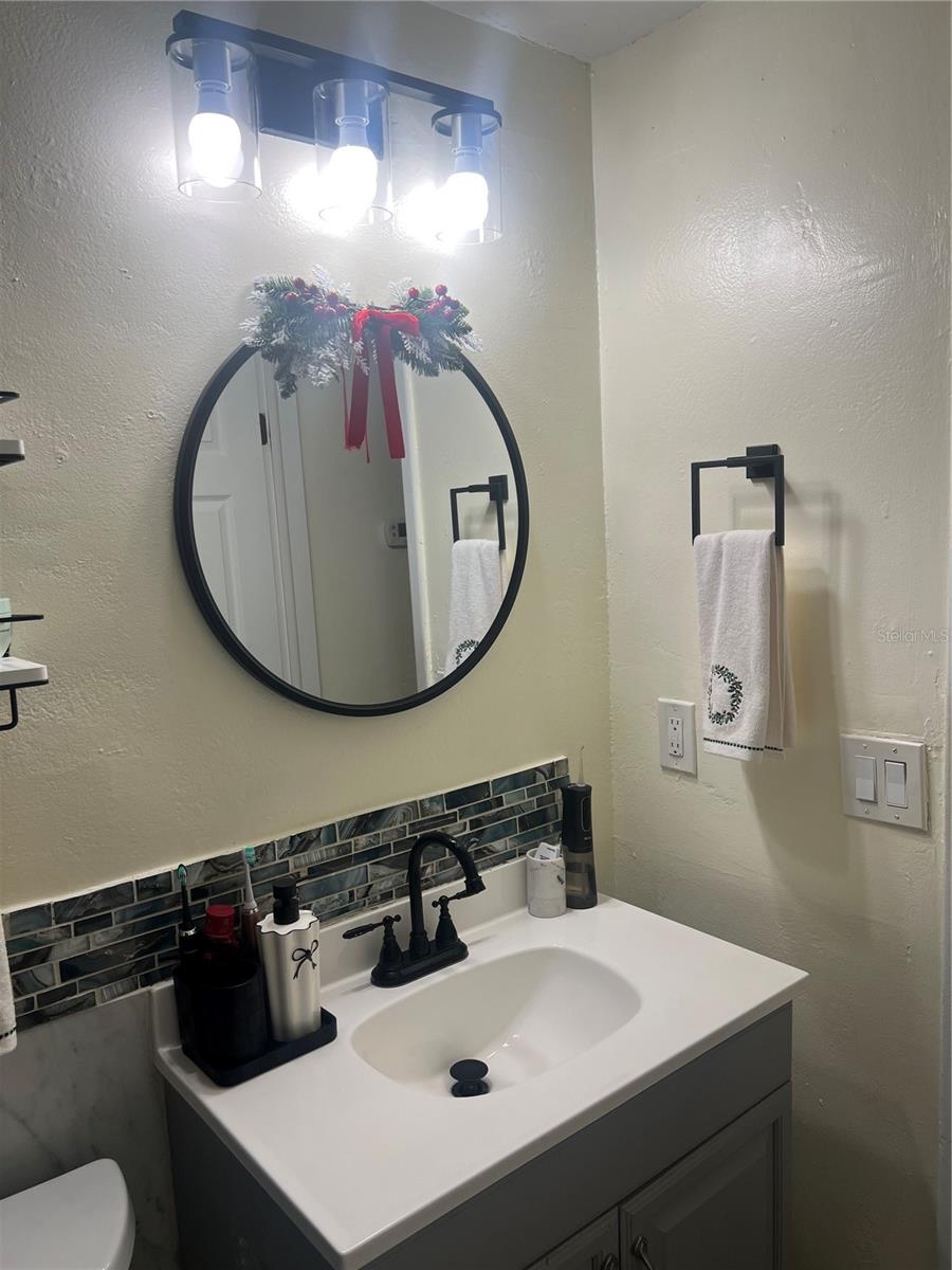 Image 27 of 39 For 3135 Karen Avenue