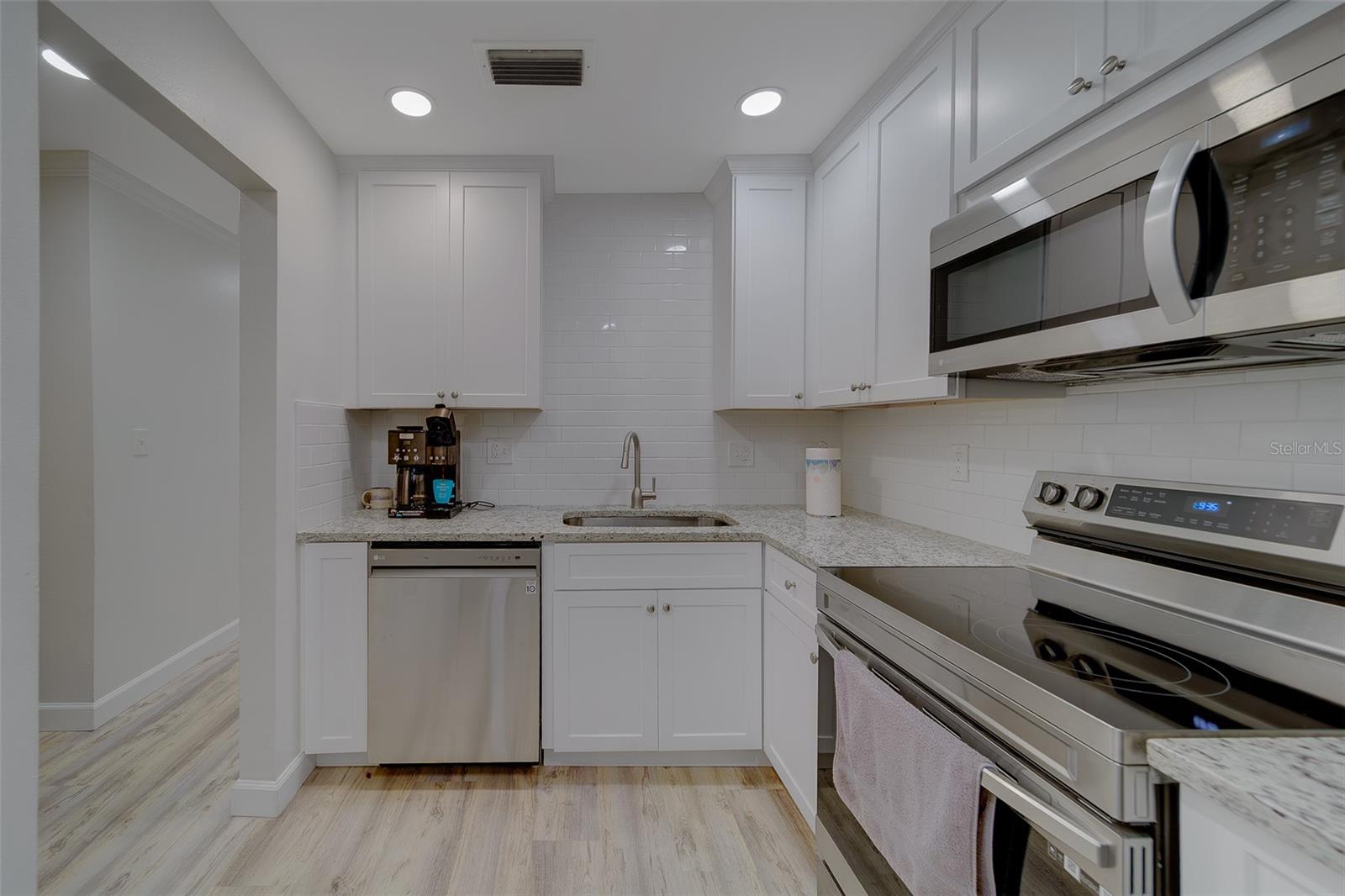 Image 15 of 45 For 2700 Bayshore Boulevard 4109