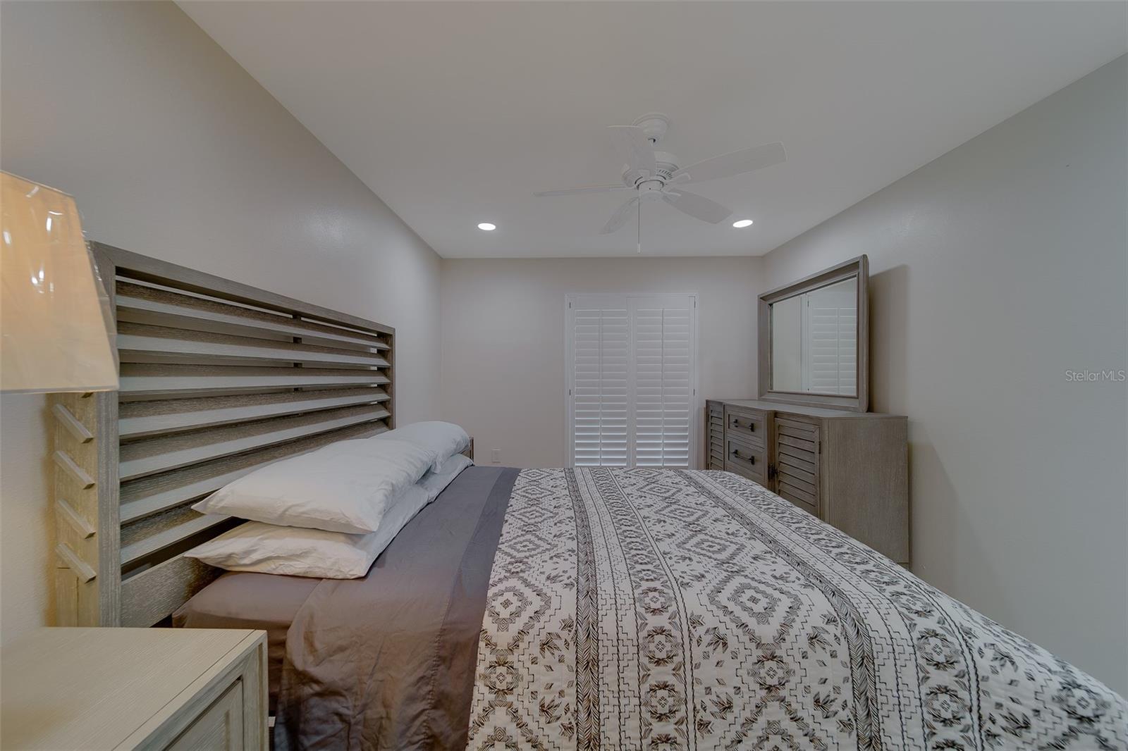 Image 26 of 45 For 2700 Bayshore Boulevard 4109