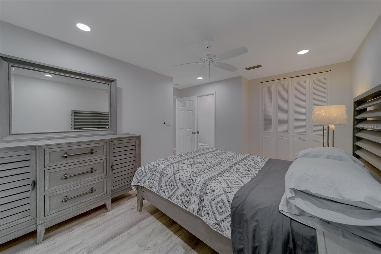 Image 27 of 45 For 2700 Bayshore Boulevard 4109