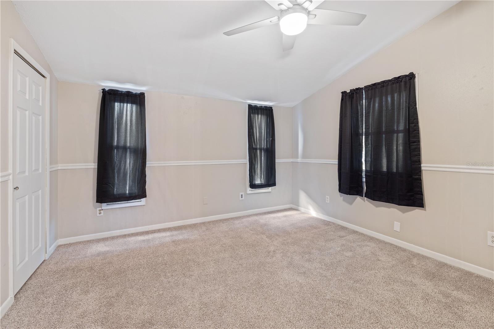 Image 17 of 30 For 6001 Himes Avenue 1-2