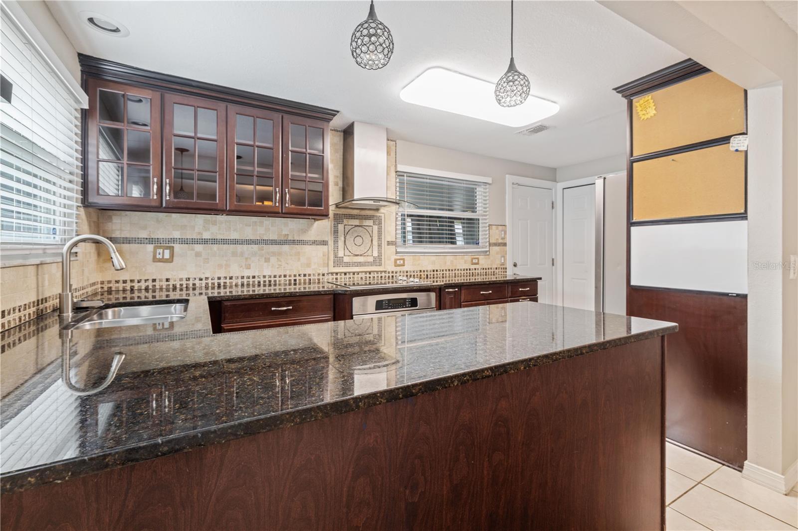 Image 8 of 30 For 6001 Himes Avenue 1-2