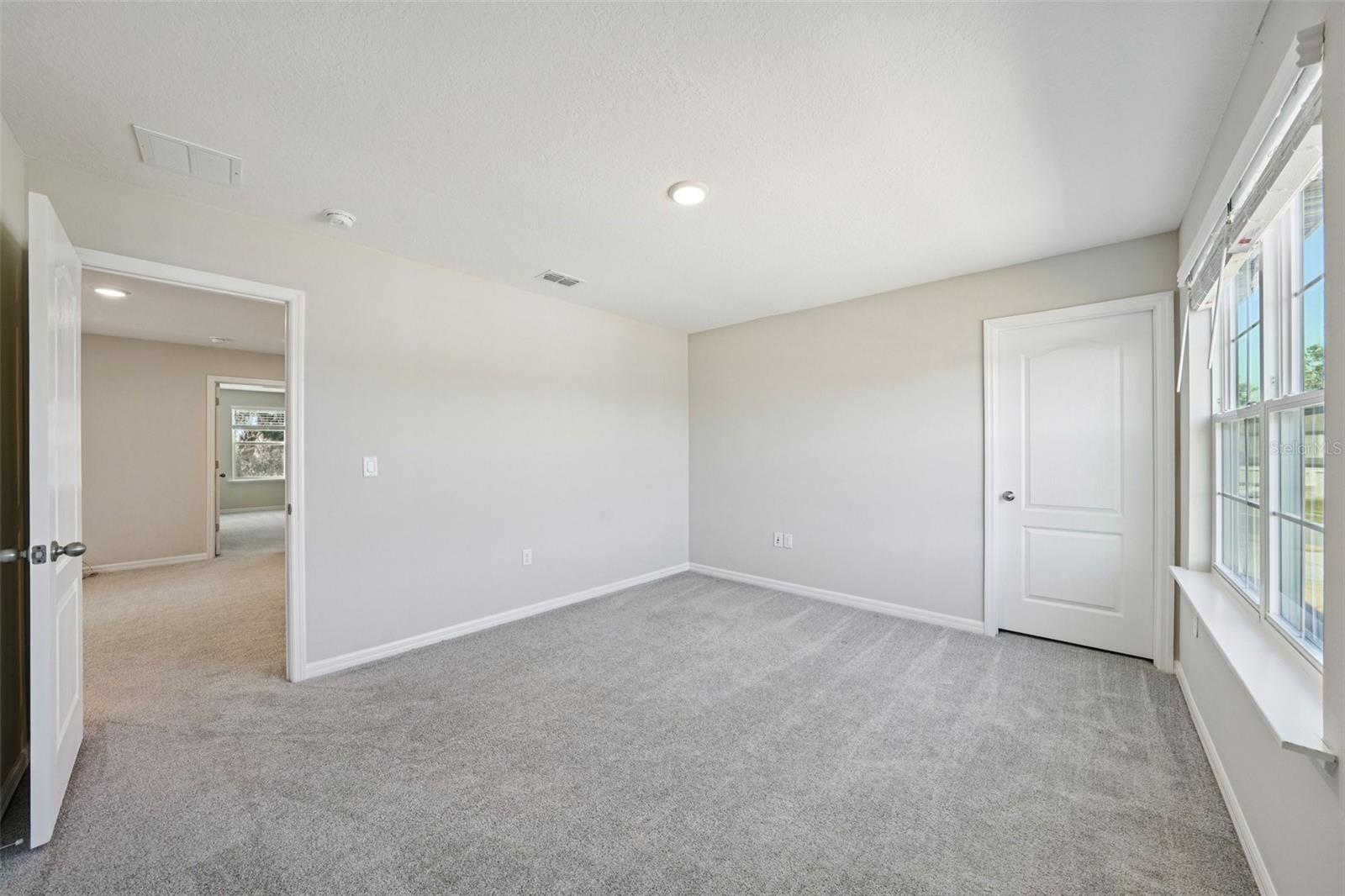 Image 32 of 51 For 11486 June Briar Loop