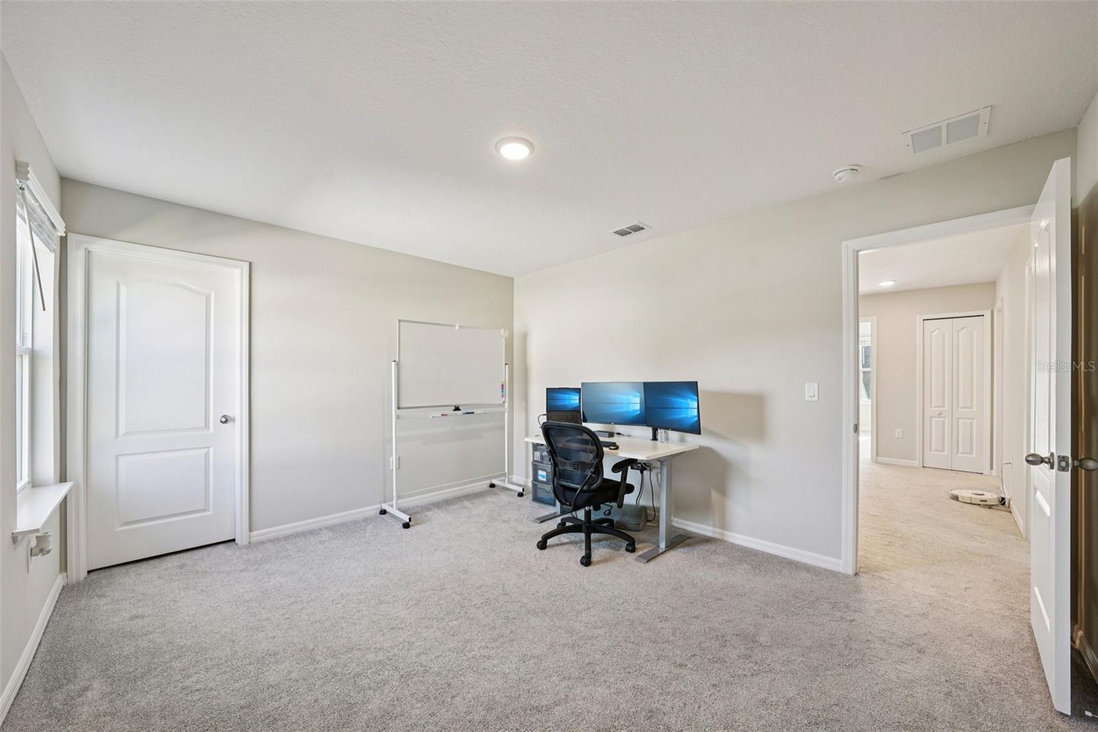 Image 33 of 51 For 11486 June Briar Loop