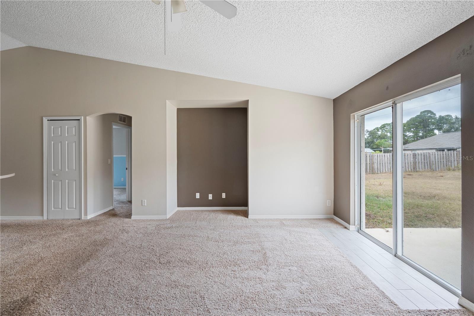 Image 18 of 26 For 1677 Espejo Street Se