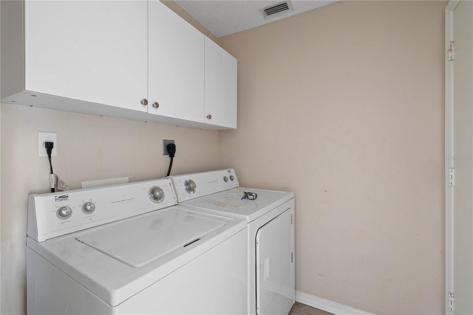 Image 22 of 26 For 1677 Espejo Street Se