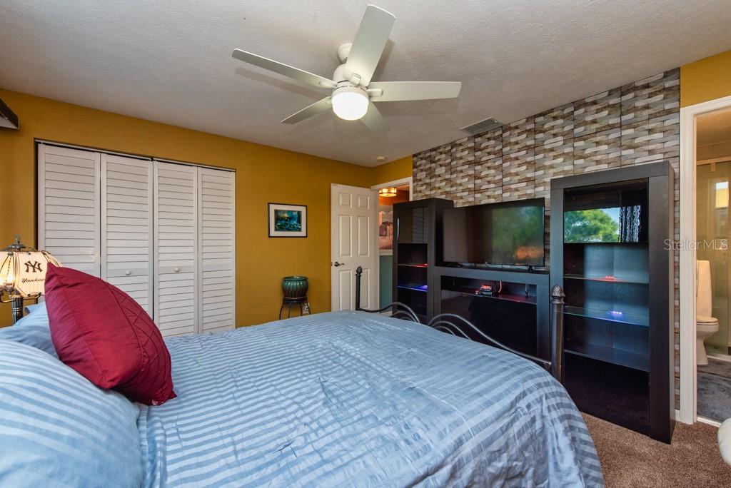 Image 18 of 43 For 1411 Water View Drive W