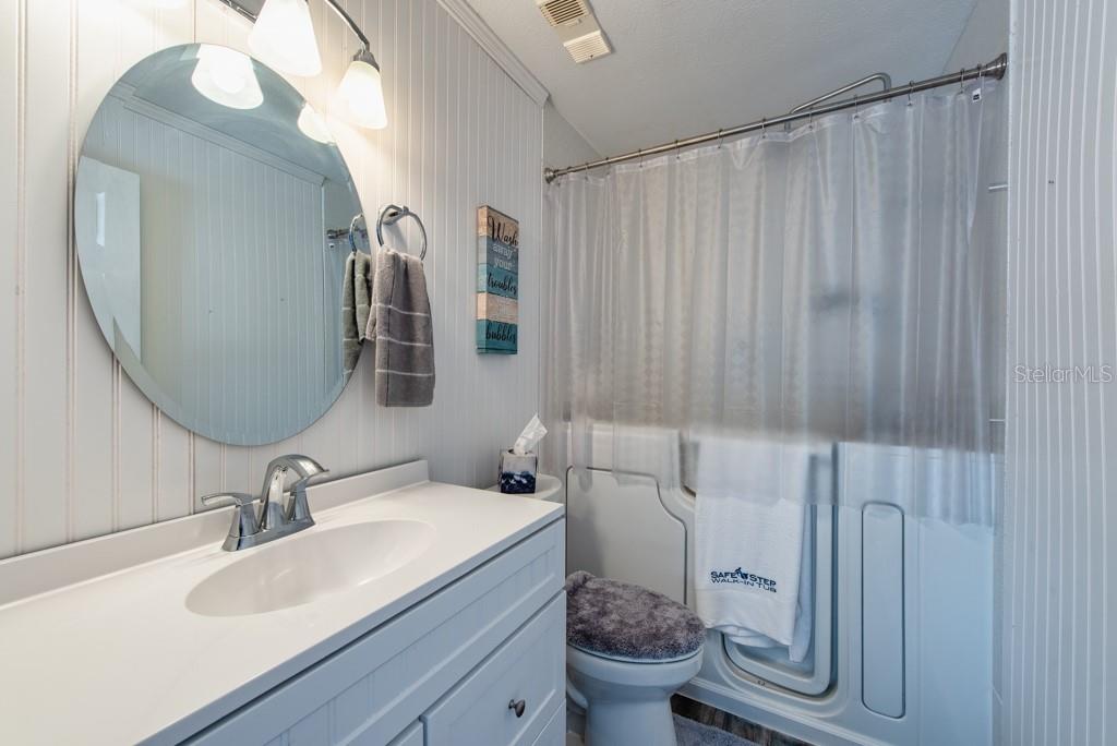 Image 25 of 43 For 1411 Water View Drive W