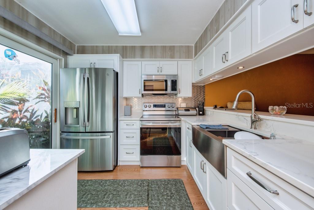 Image 4 of 43 For 1411 Water View Drive W