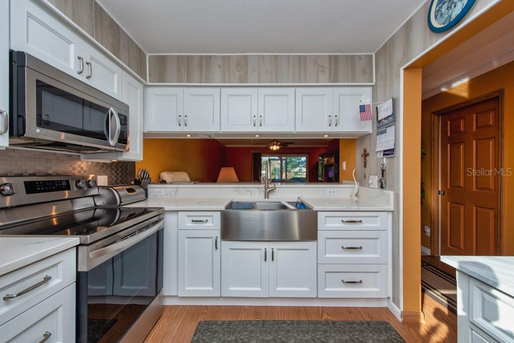 Image 8 of 43 For 1411 Water View Drive W