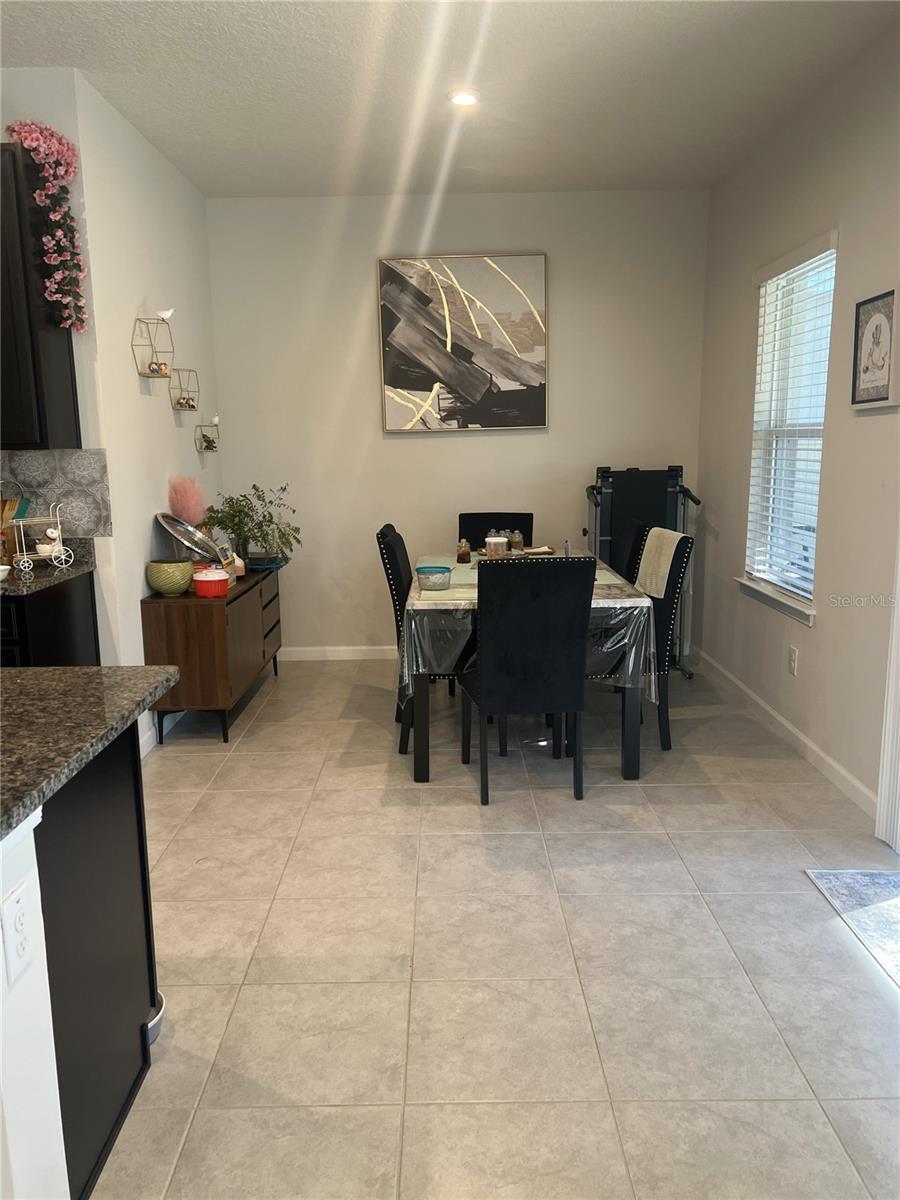 Image 9 of 32 For 18184 Hunters Meadow Walk