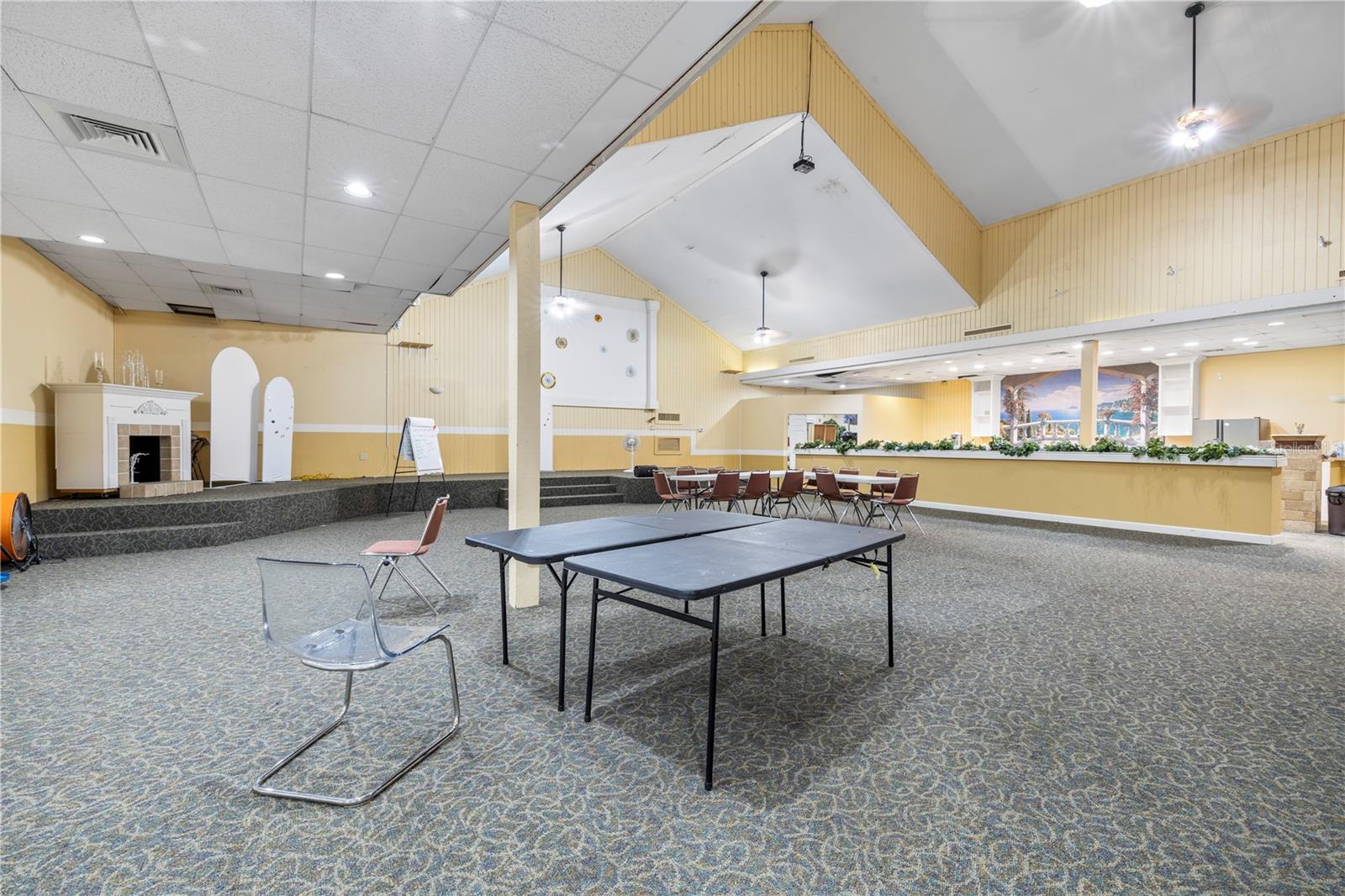 Listing photo id 23 for 10511 Main Street