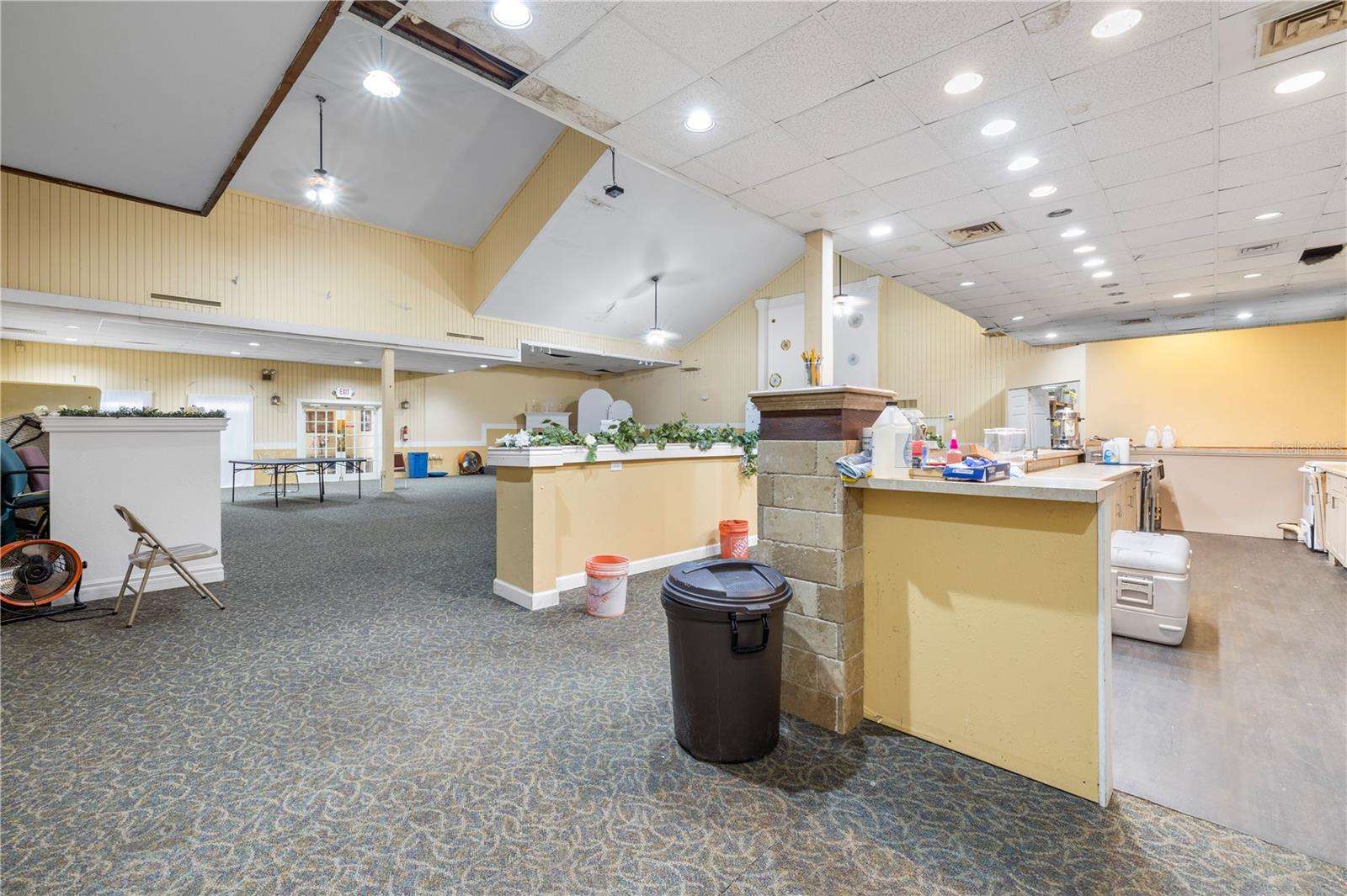 Listing photo id 24 for 10511 Main Street