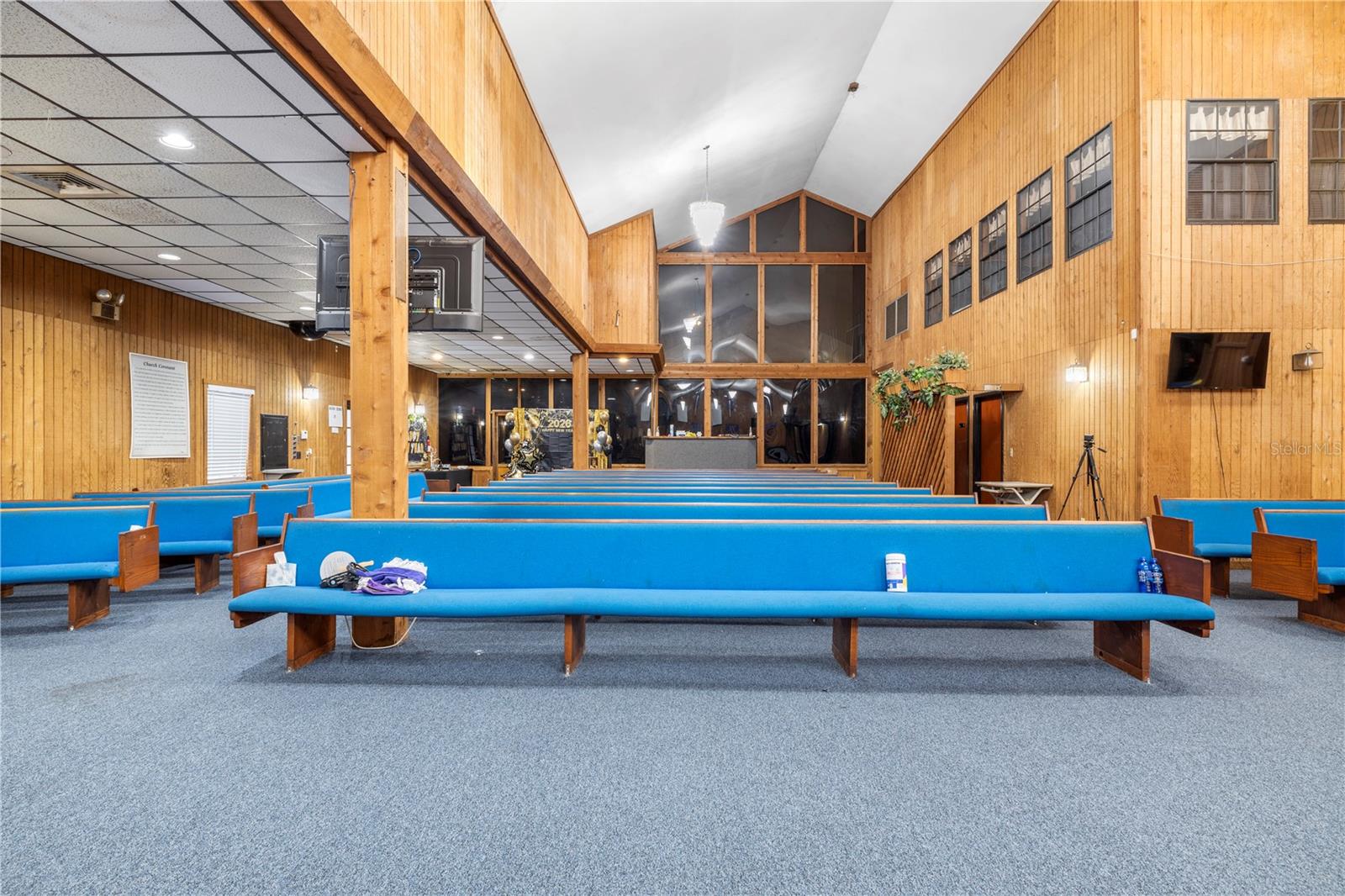 Listing photo id 30 for 10511 Main Street