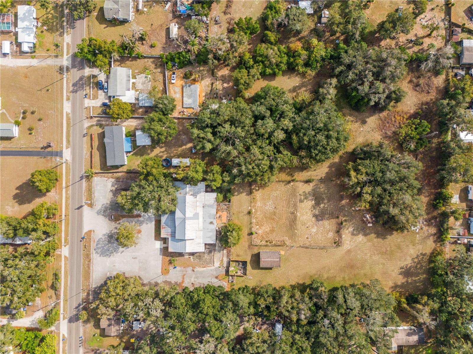 Listing photo id 5 for 10511 Main Street