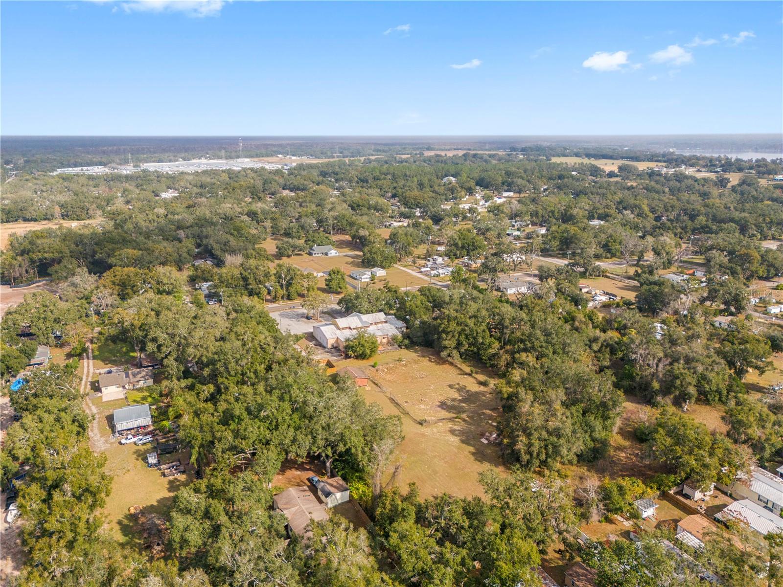 Listing photo id 7 for 10511 Main Street