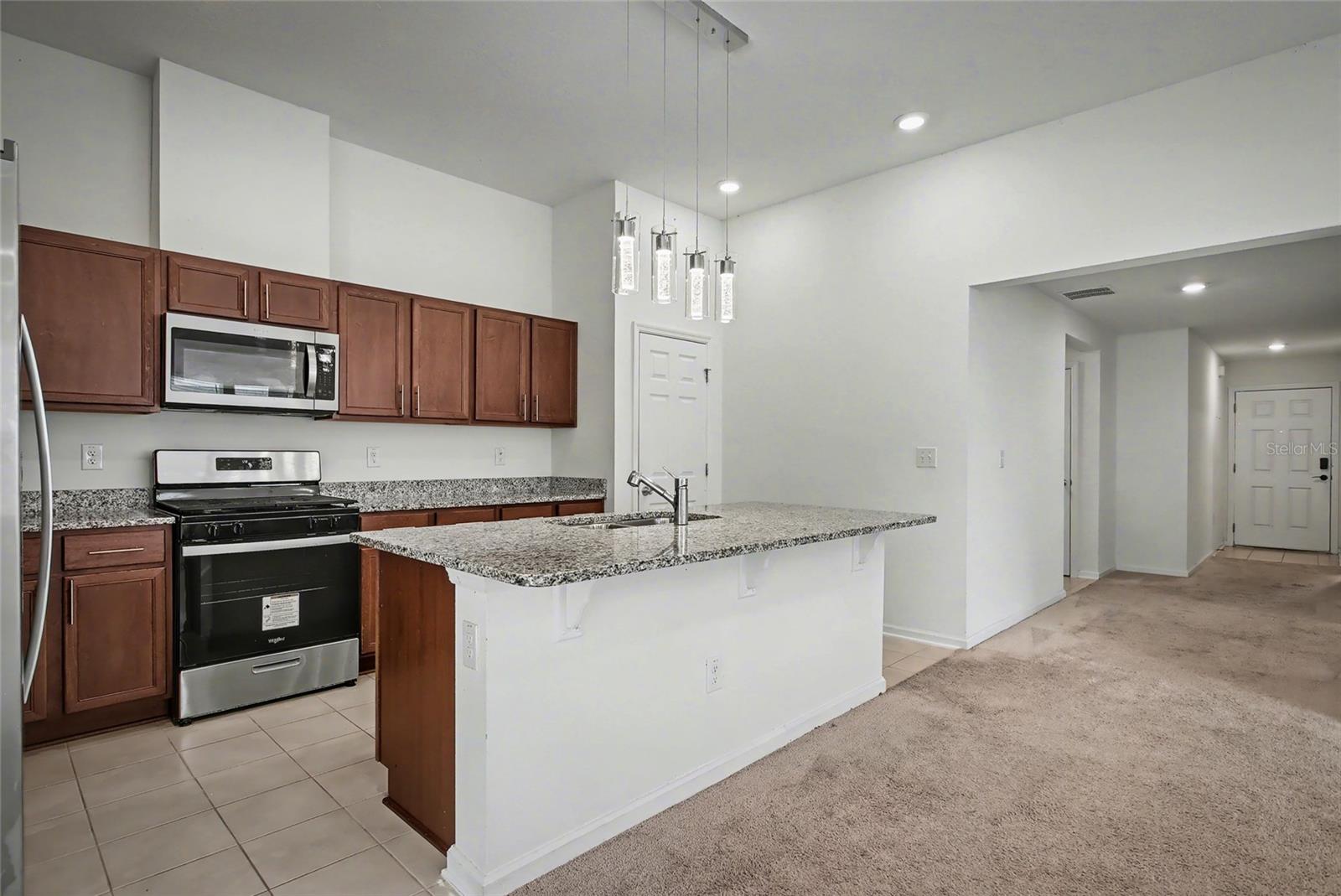 Image 14 of 32 For 37 Willow Street