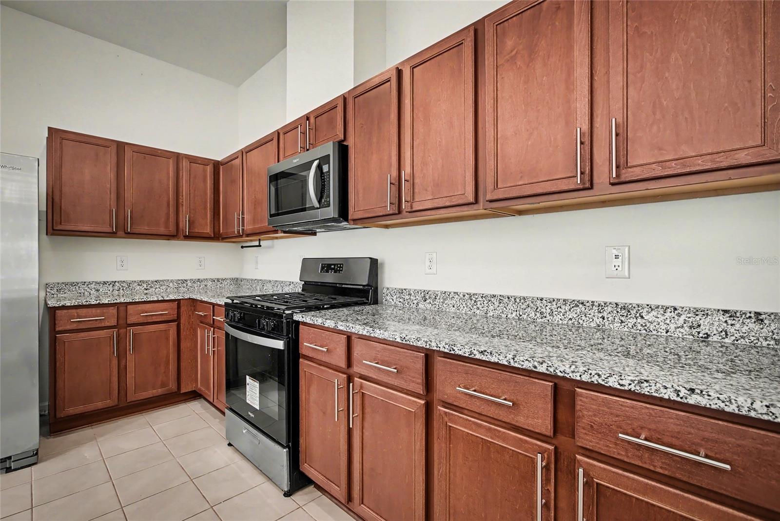 Image 16 of 32 For 37 Willow Street