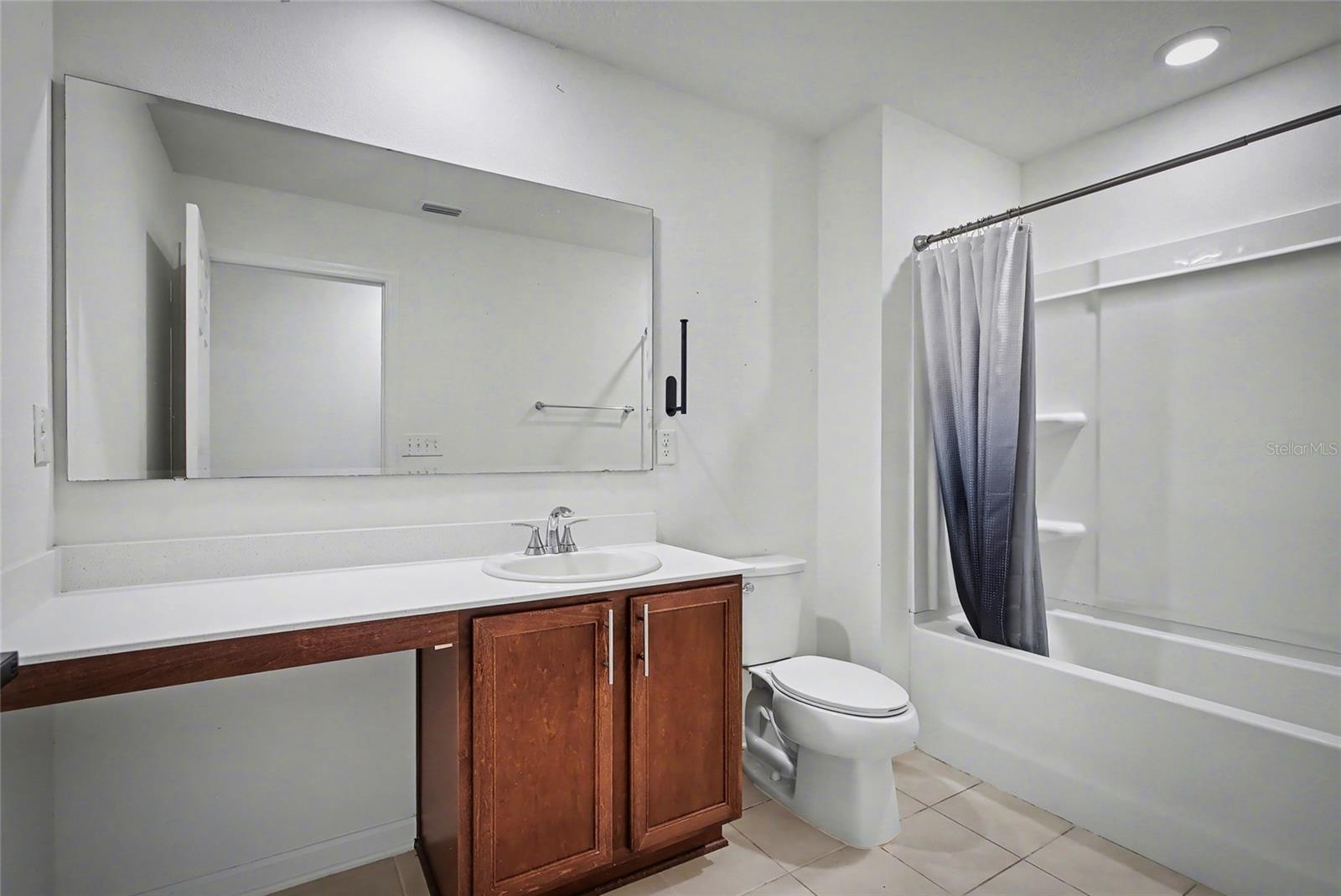 Image 21 of 32 For 37 Willow Street