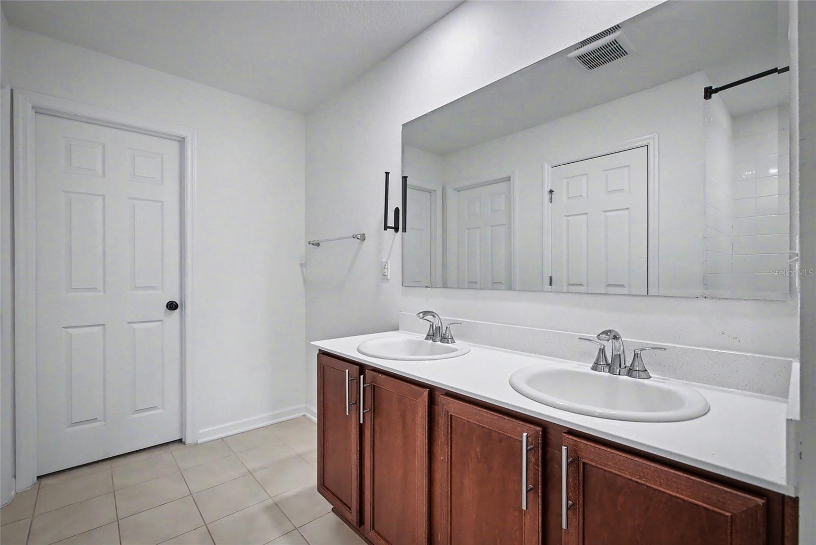 Image 25 of 32 For 37 Willow Street