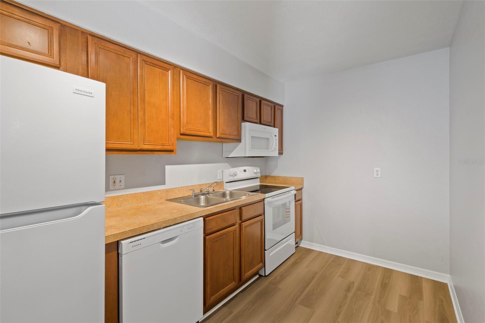 Image 4 of 24 For 705 Haven Place 705