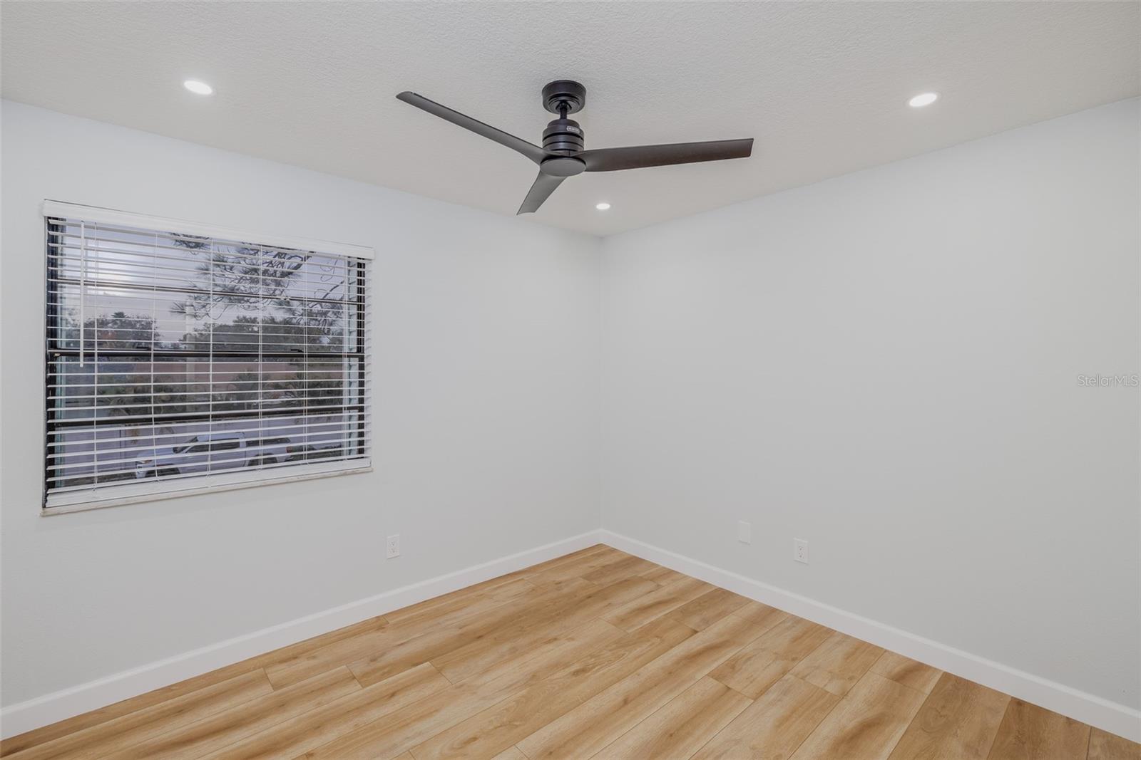 Image 17 of 33 For 11033 Springridge Drive