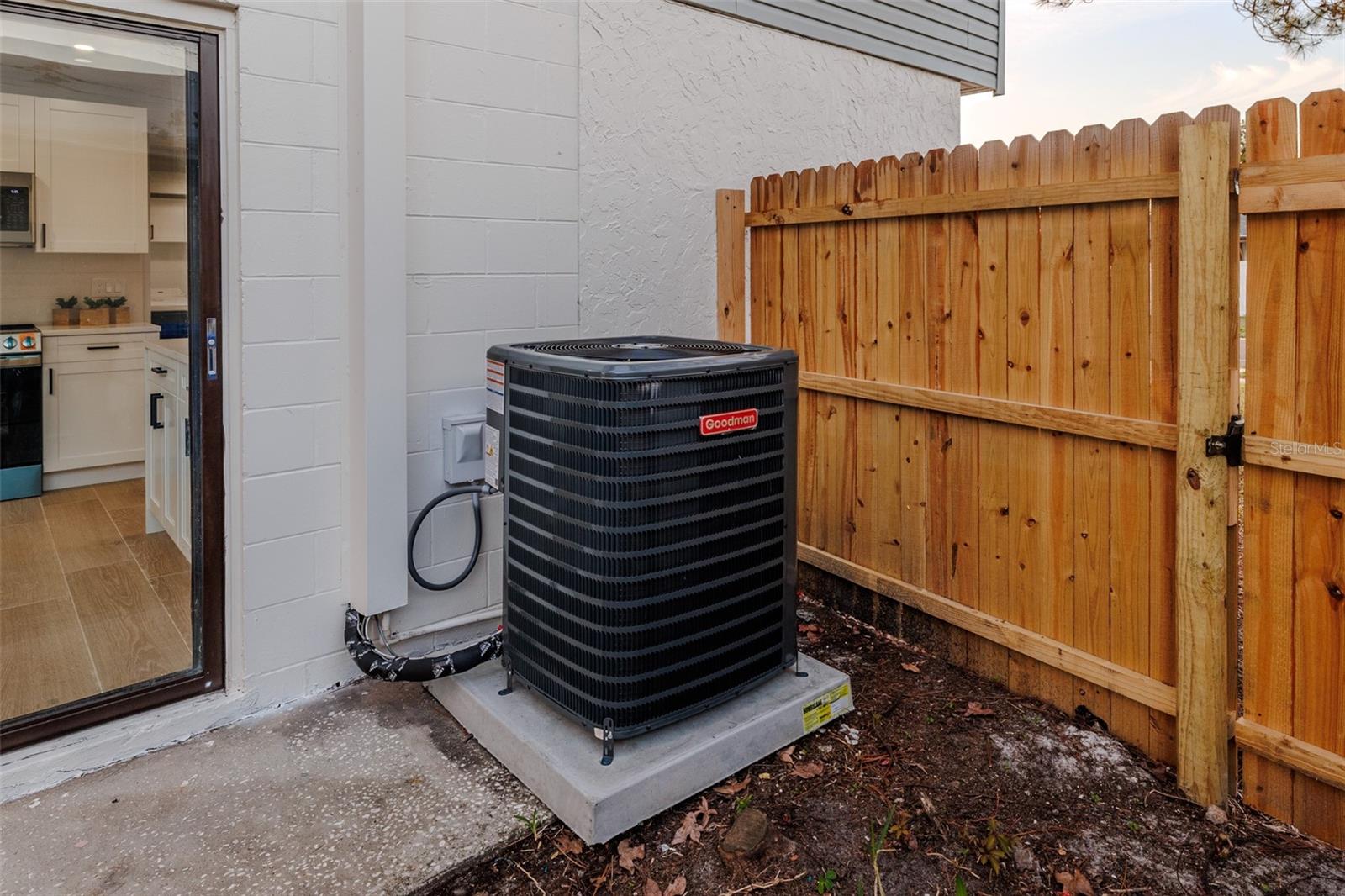 Image 20 of 33 For 11033 Springridge Drive