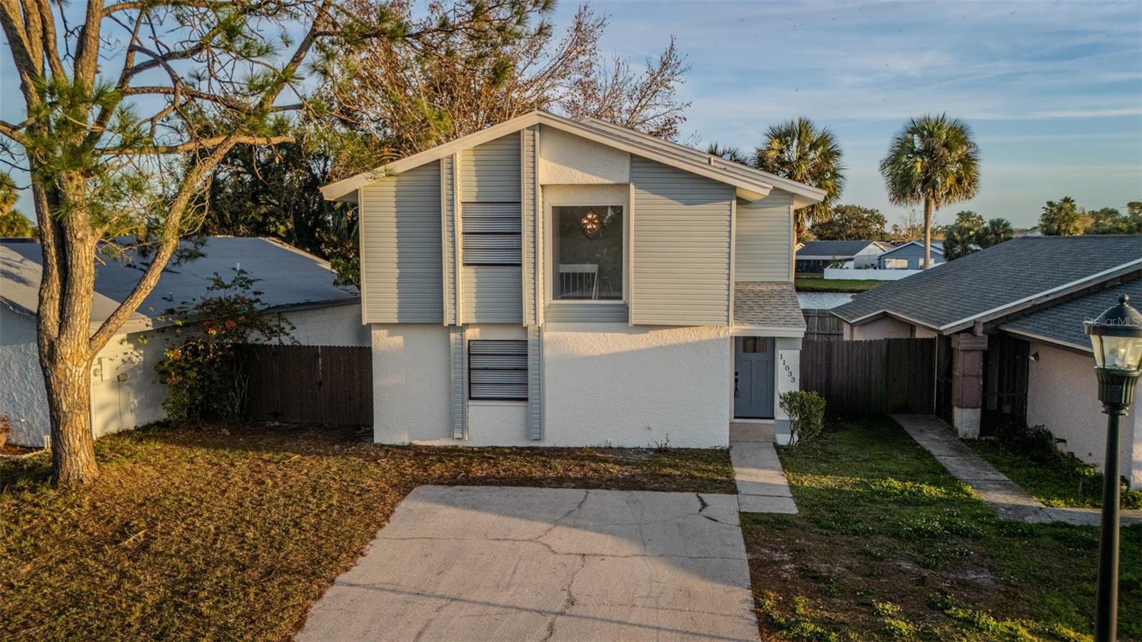 Image 21 of 33 For 11033 Springridge Drive