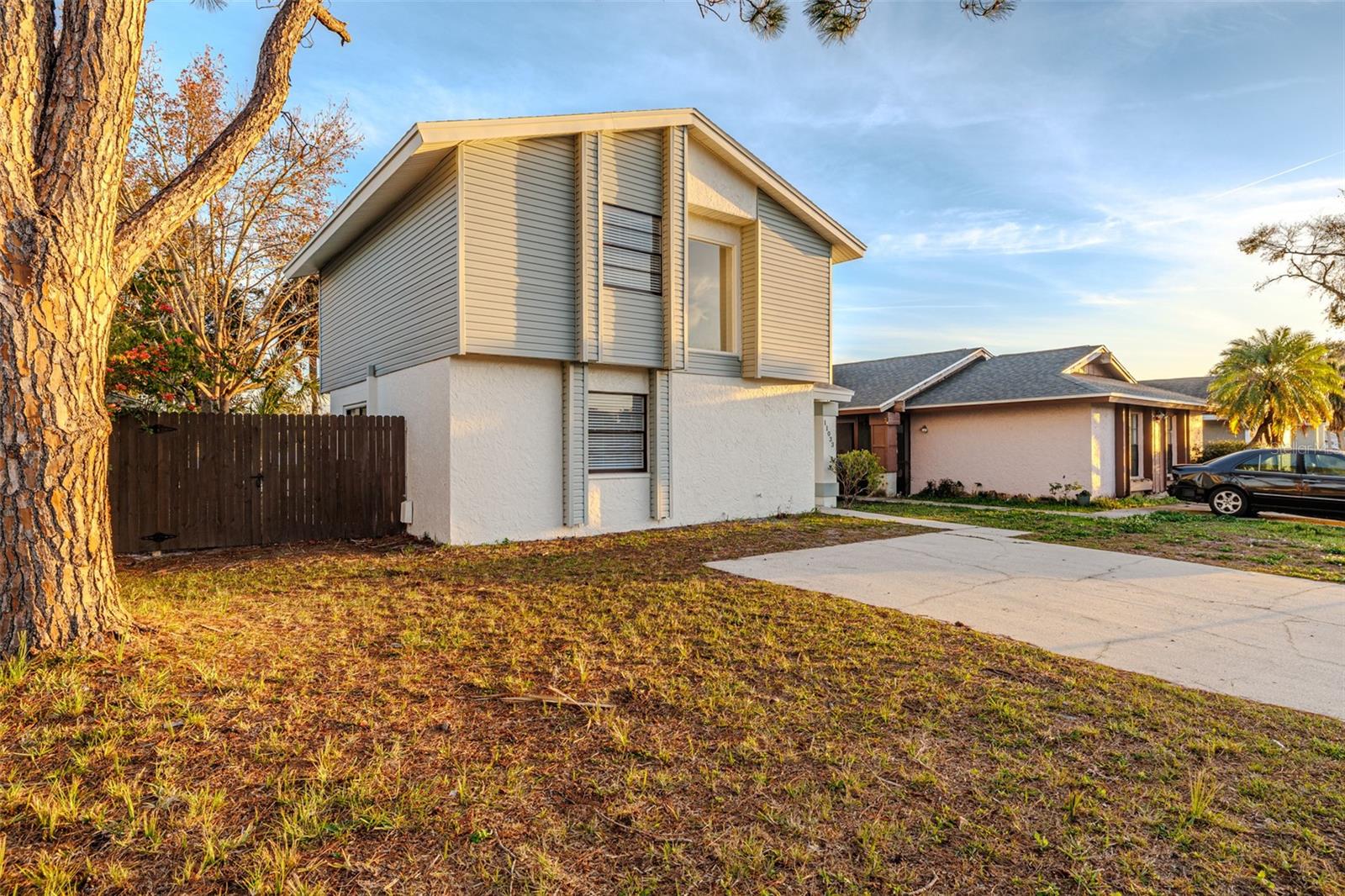 Image 23 of 33 For 11033 Springridge Drive