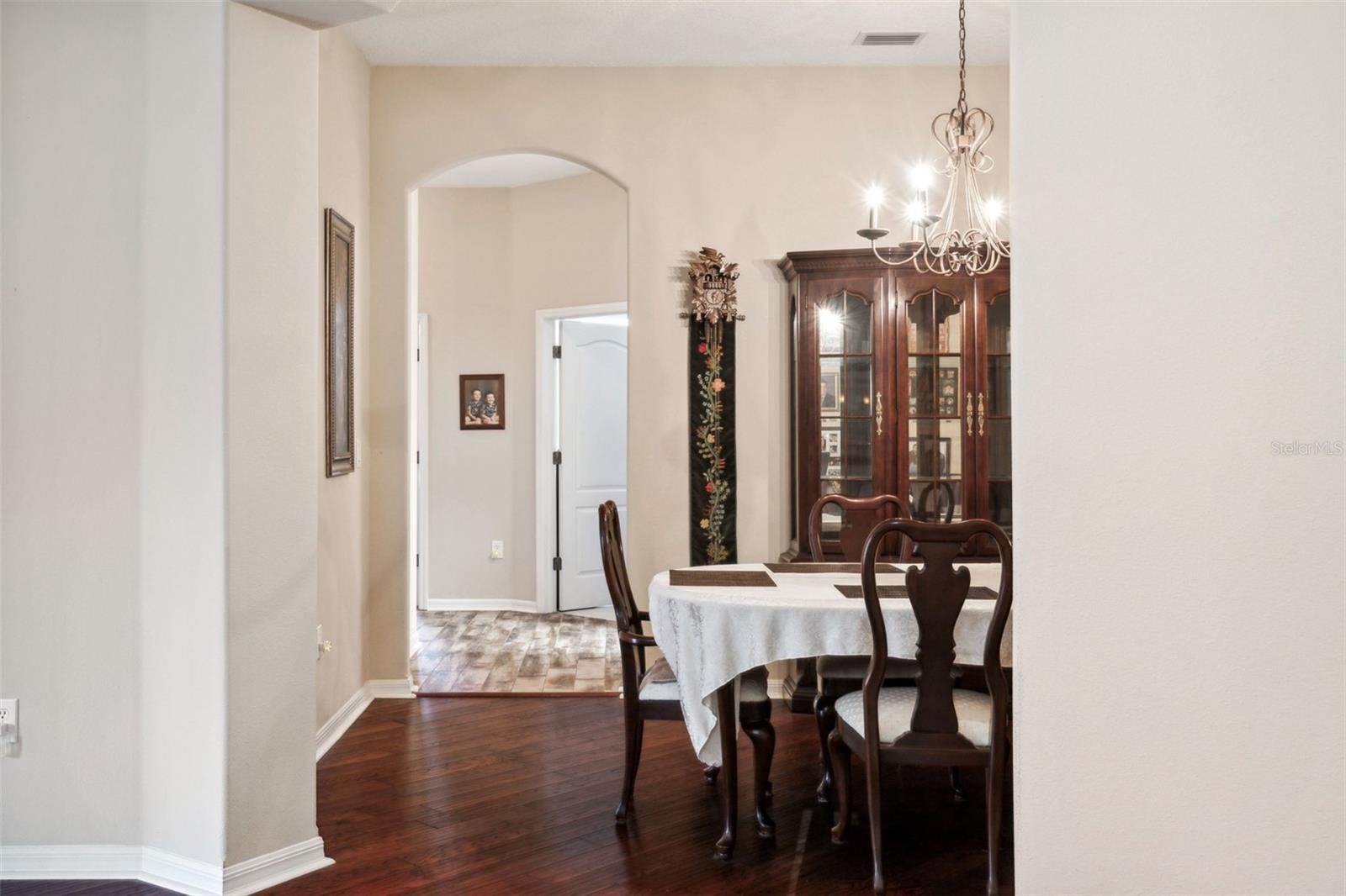 Image 13 of 50 For 1430 Beaconsfield Drive