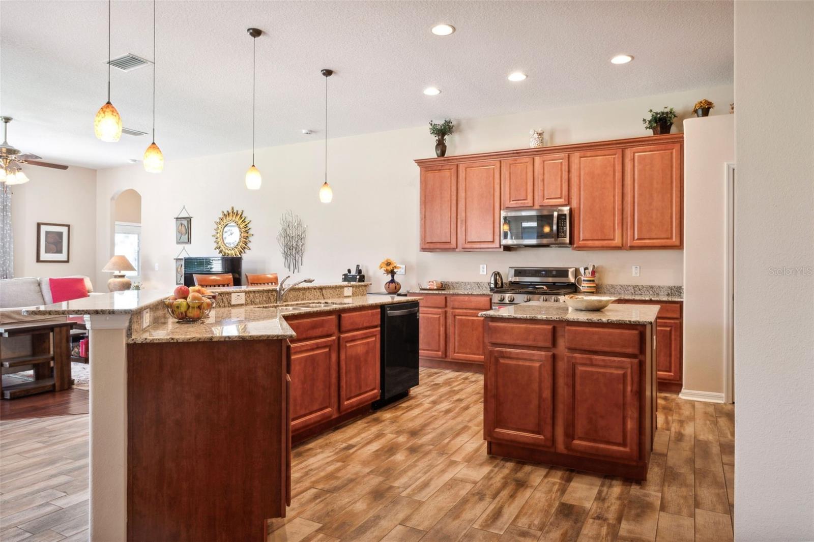 Image 15 of 50 For 1430 Beaconsfield Drive