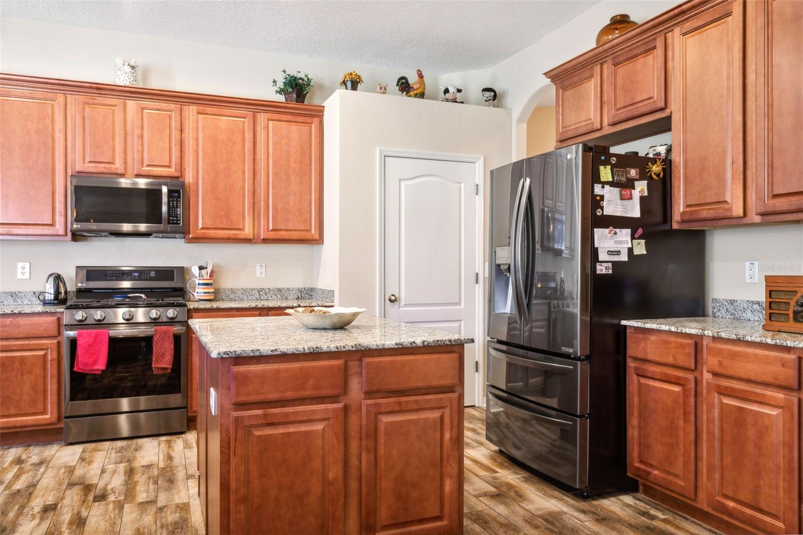 Image 18 of 50 For 1430 Beaconsfield Drive