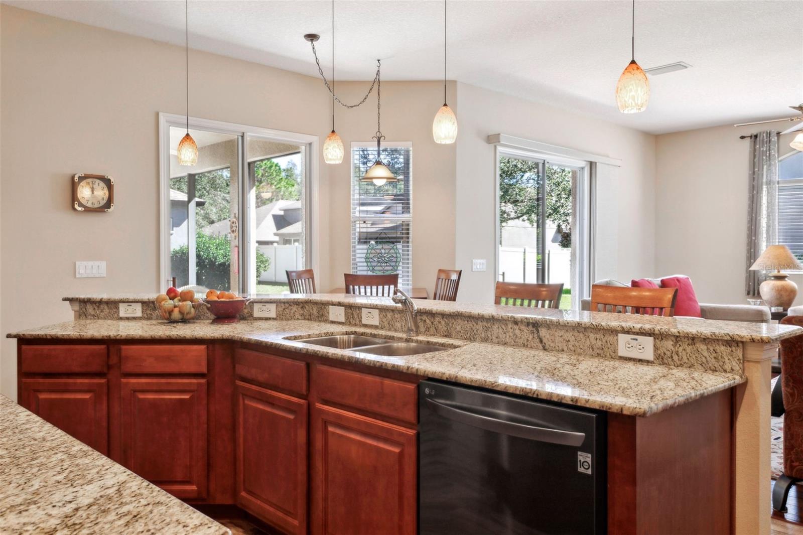 Image 20 of 50 For 1430 Beaconsfield Drive