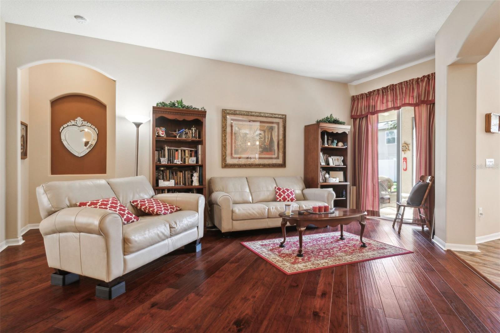 Image 7 of 50 For 1430 Beaconsfield Drive