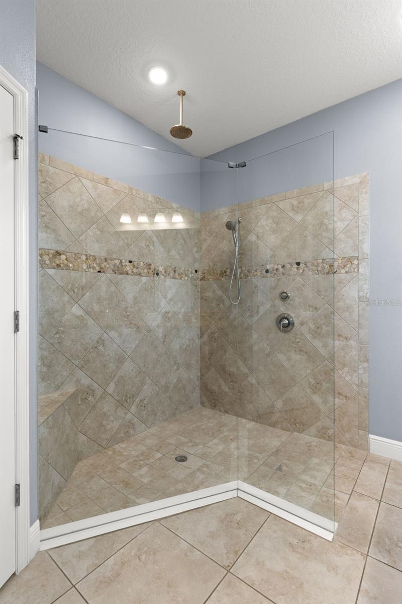 Image 18 of 46 For 12417 Sourwood Way