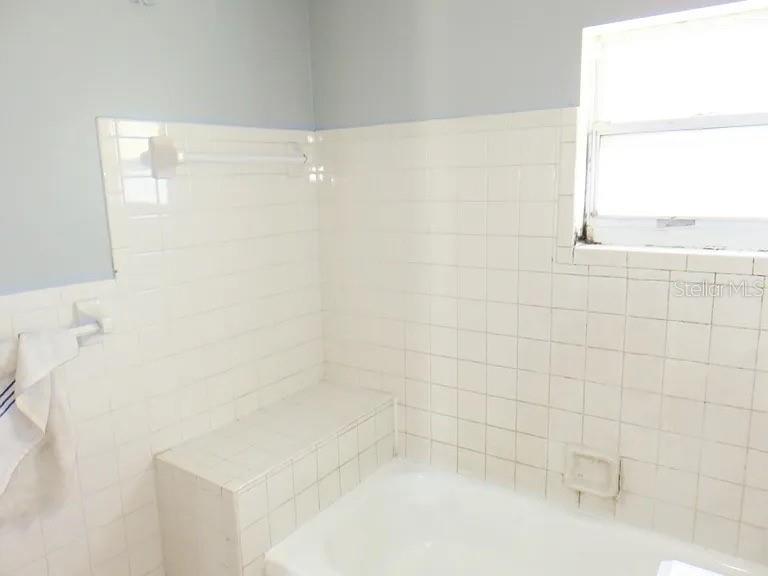 Image 13 of 17 For 1745 Dayton Street S